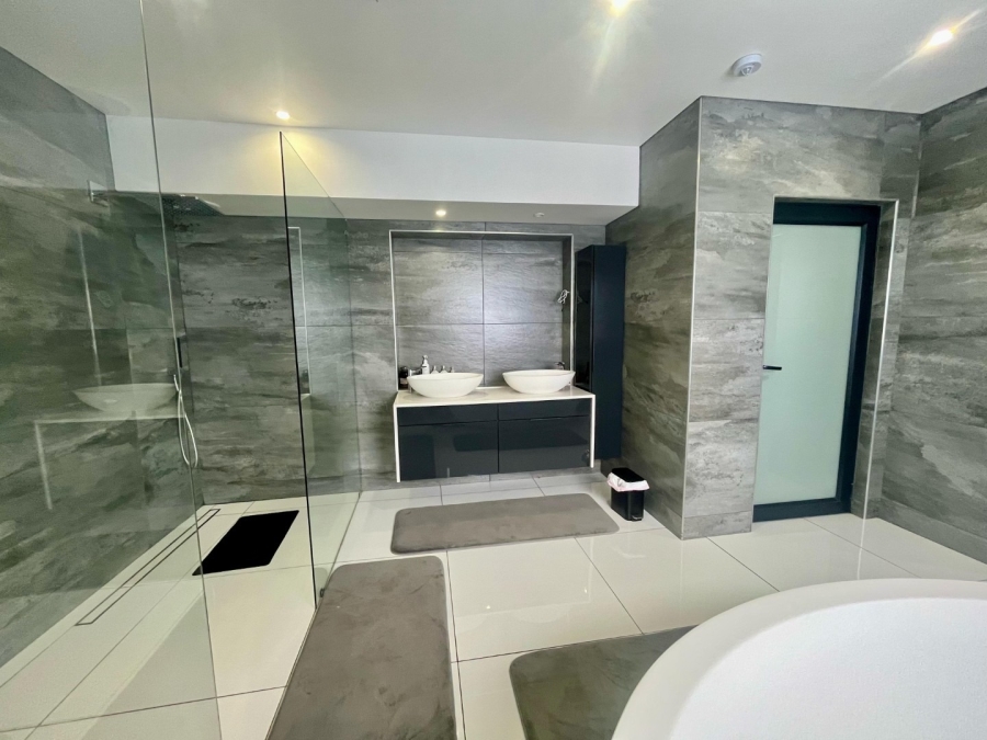 5 Bedroom Property for Sale in Cashan North West